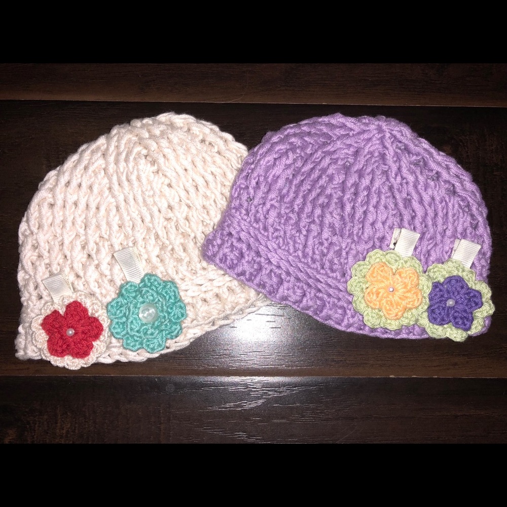 🌸Handmade Knitted Baby Hats & Flower Clips 🌸